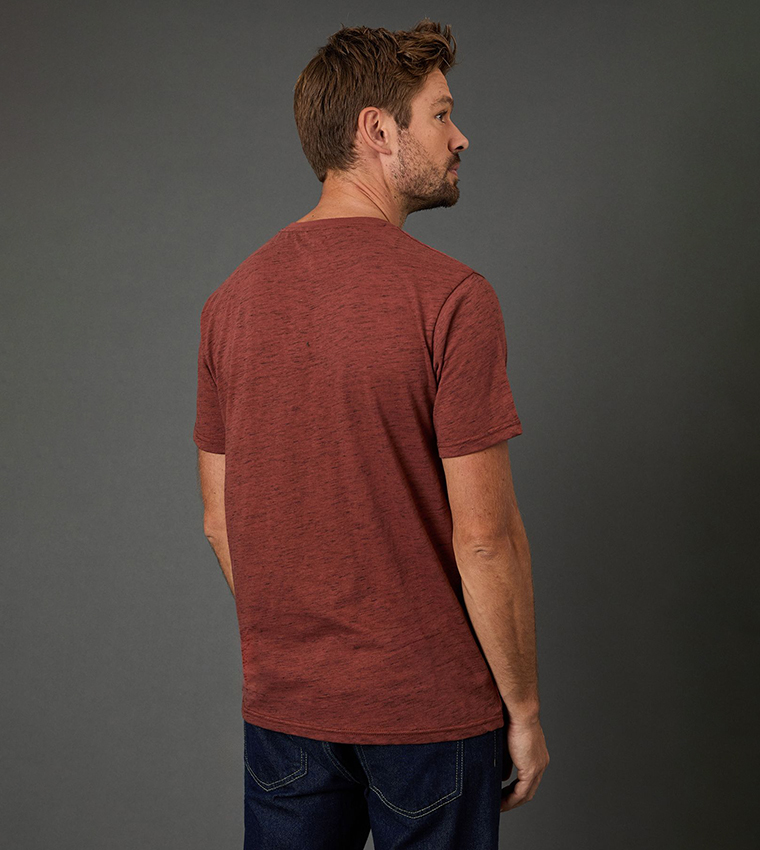 تيشيرت كم قصير بقبة مستديرة  