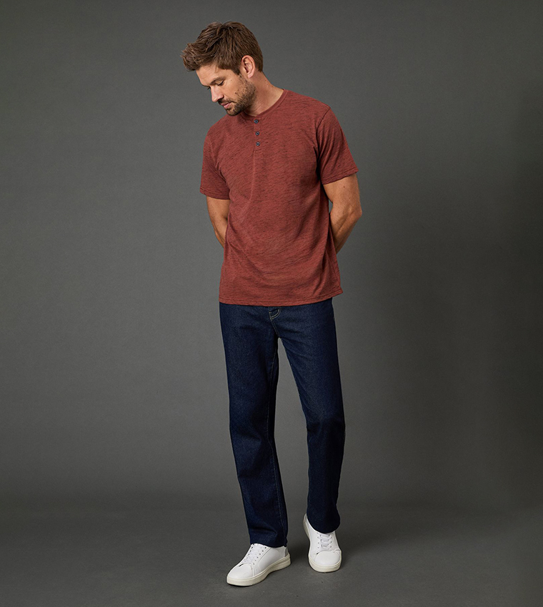 تيشيرت كم قصير بقبة مستديرة  