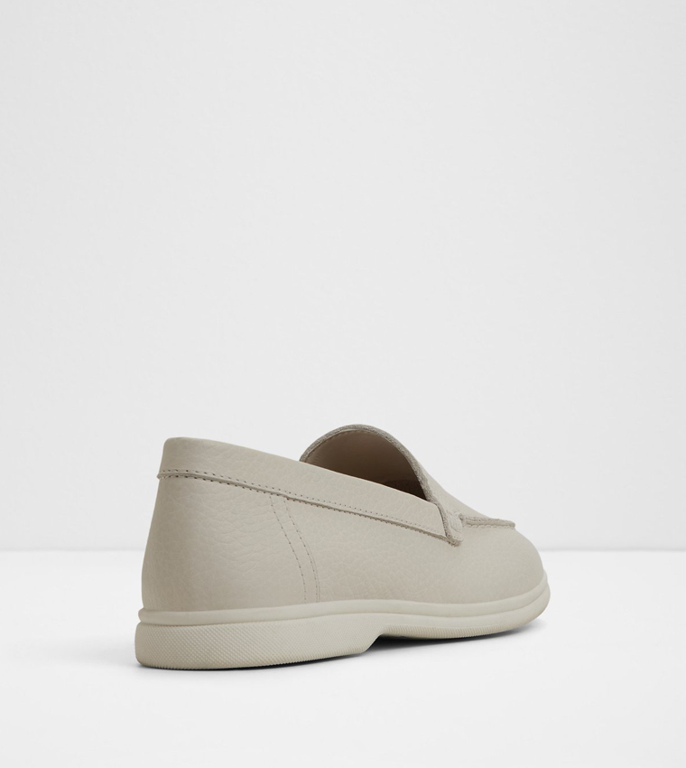EDILICAN-IN Solid Round Toe Loafers