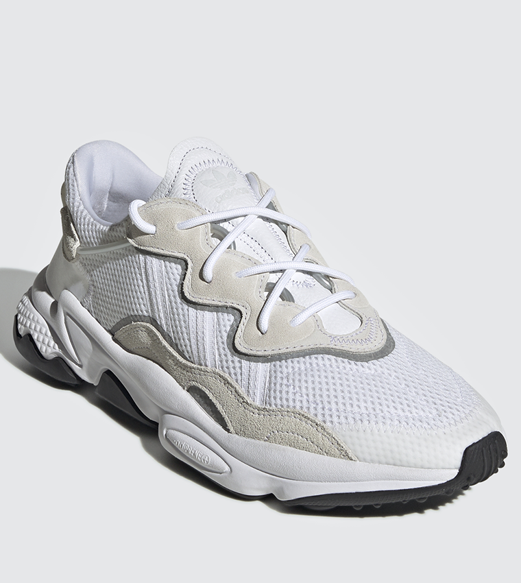 Ozweego blanche hot sale