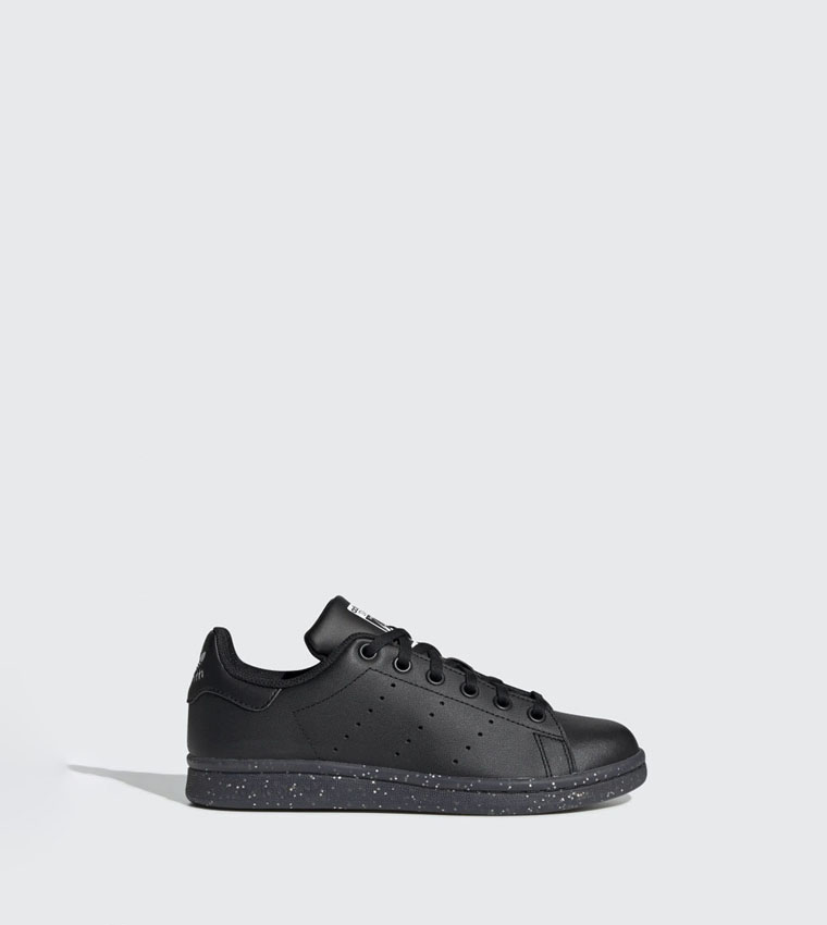 Buy Adidas Originals Shoes Black In White 6thStreet Bahrain