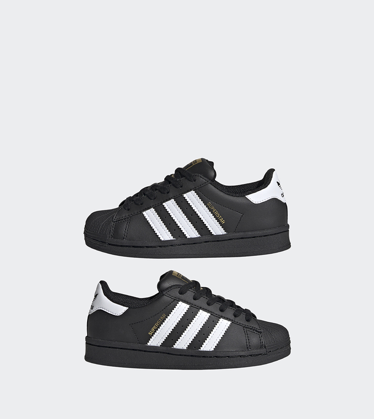 Superstar Low Top Sneakers