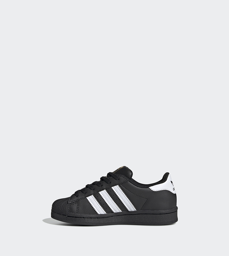 Superstar Low Top Sneakers