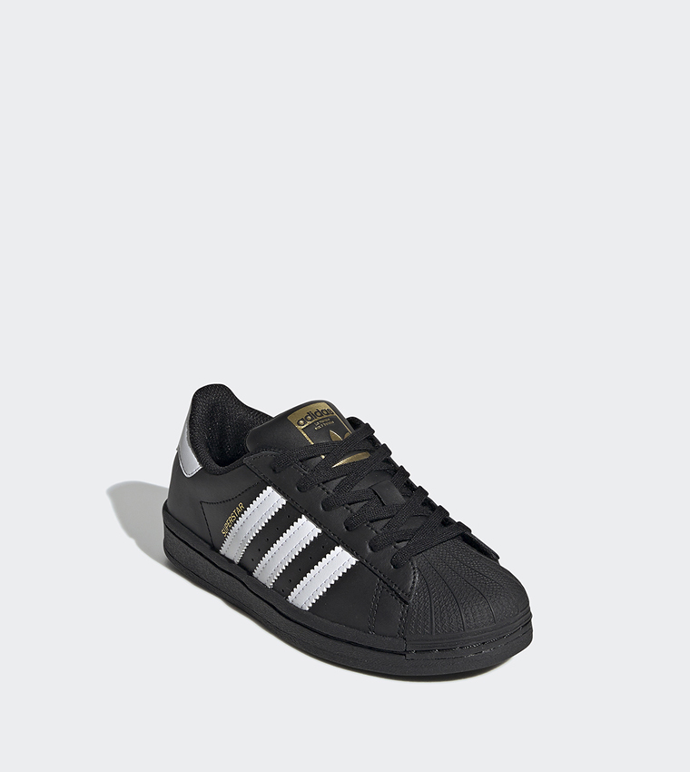 Superstar Low Top Sneakers