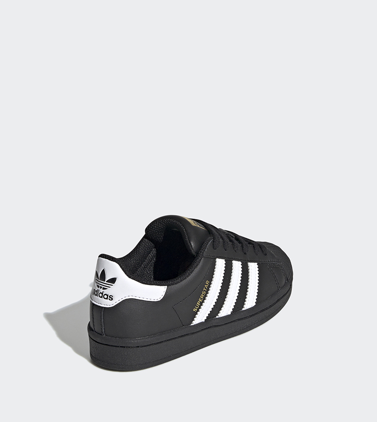 Superstar Low Top Sneakers