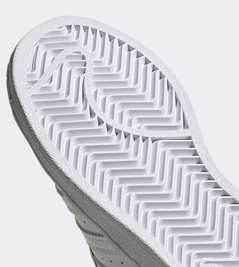 Superstar Low Top Sneakers