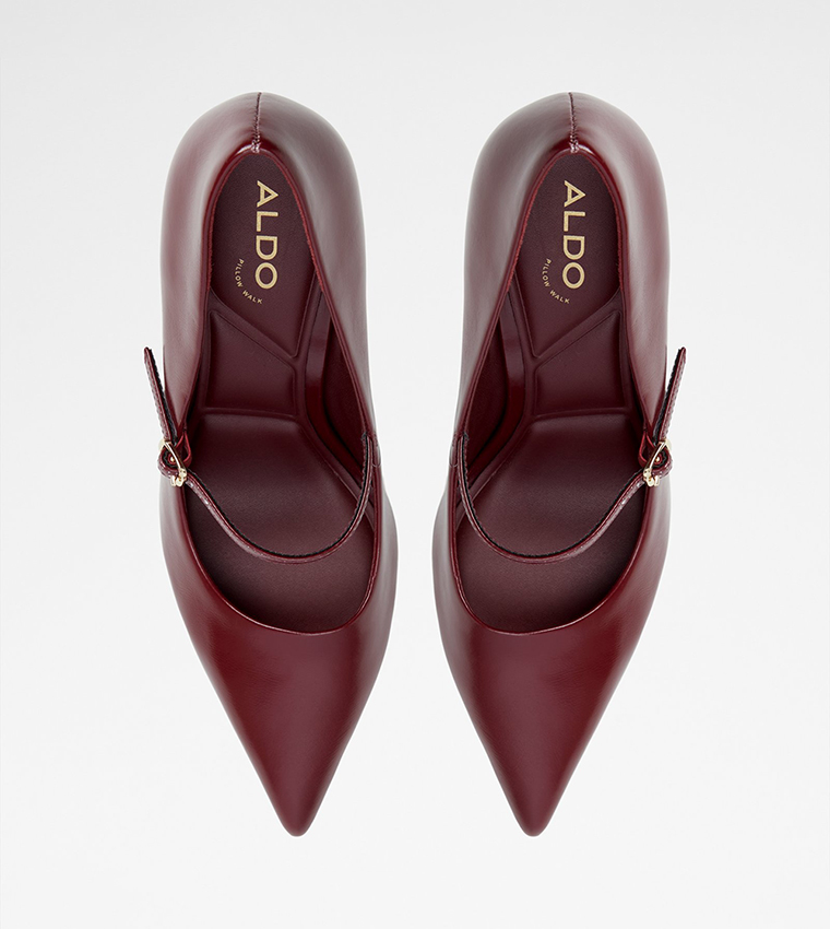 حذاء بكعب مع إبزيم 