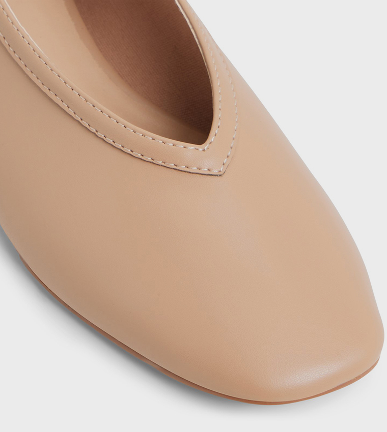 ELEYNORA Pointed Toe Ballerinas
