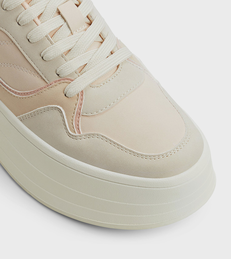 حذاء رياضي بلاتفورم 