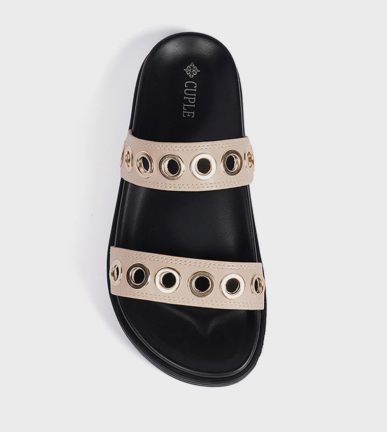 صندل كاجوال بمقدمة مفتوحة ومزين