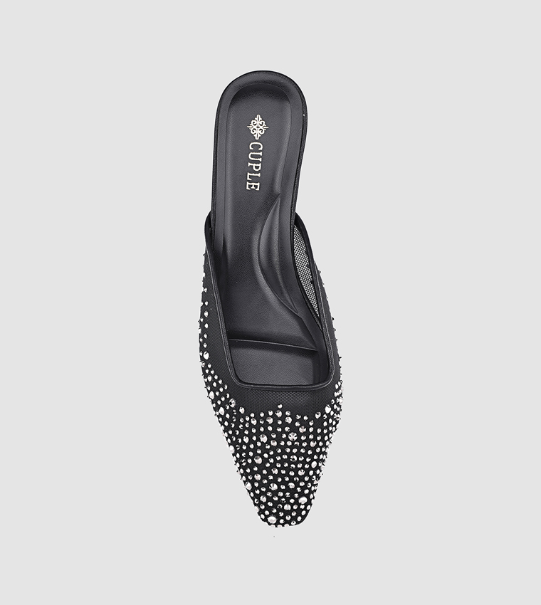 حذاء كعب بمقدمة مدببة 