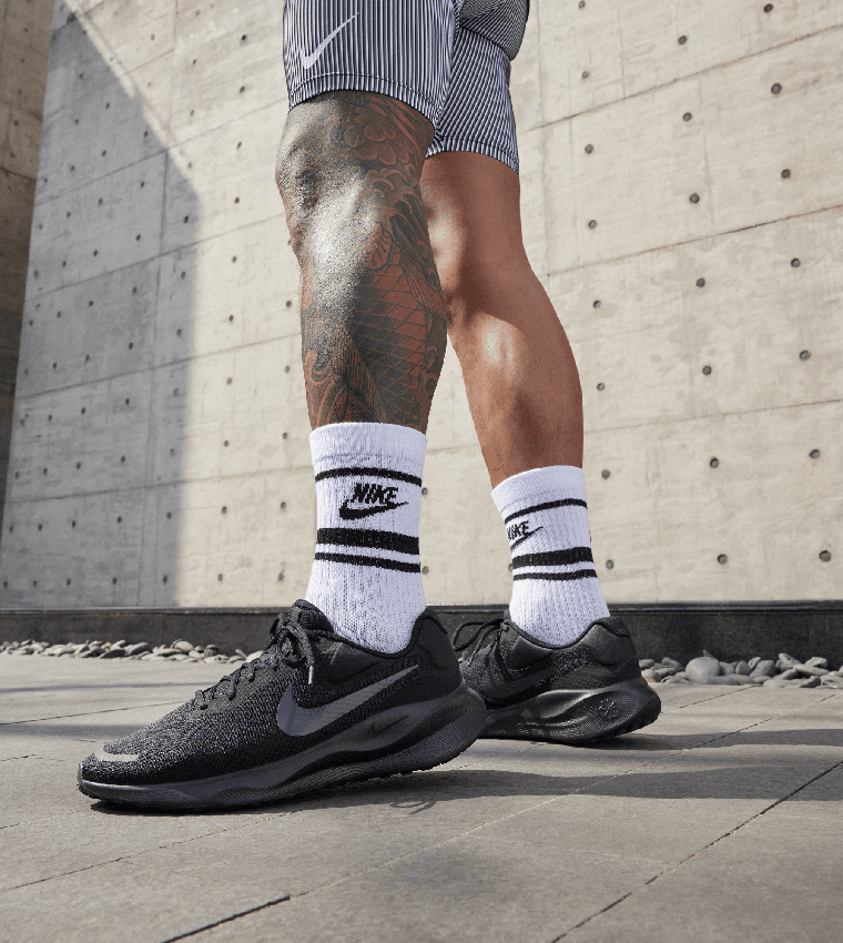 REVOLUTION 7 Lace Up Running Shoes