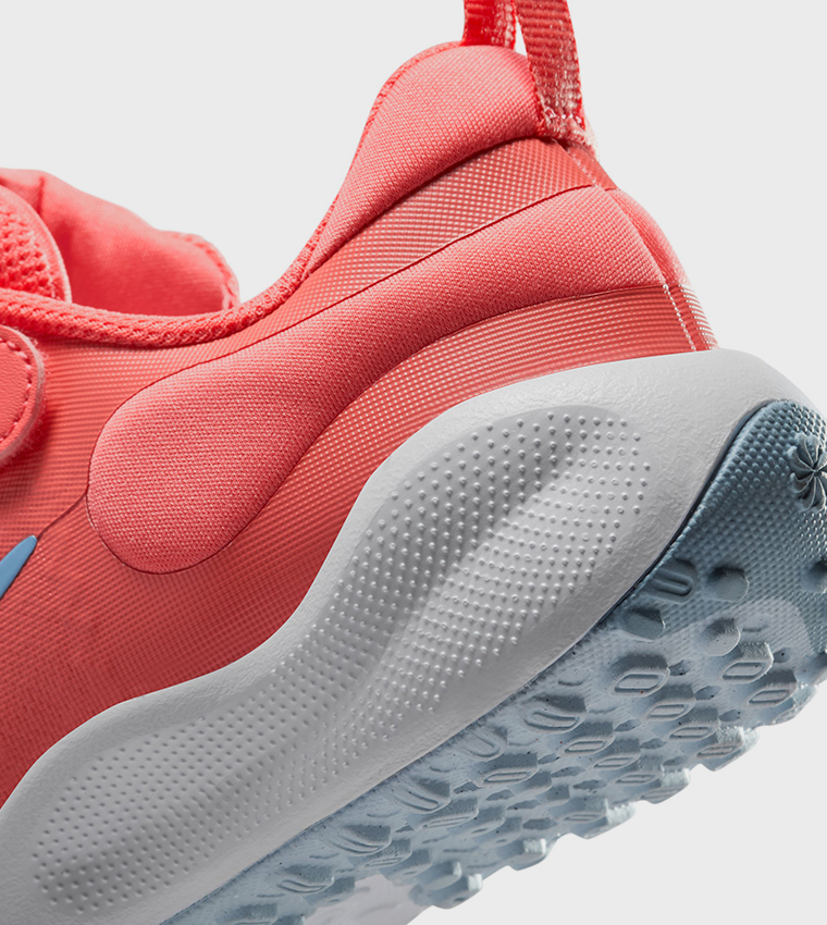 REVOLUTION 7 PSV Runner Sneakers