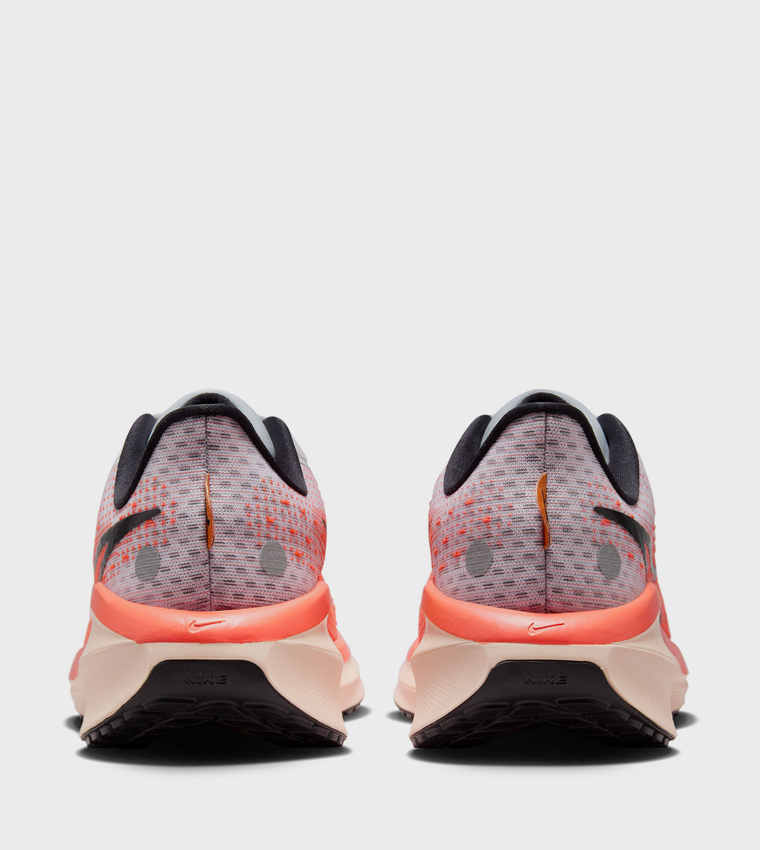VOMERO 17 Runner Sneakers