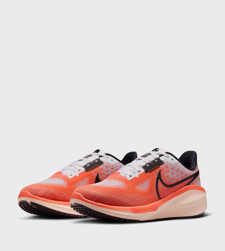 VOMERO 17 Runner Sneakers