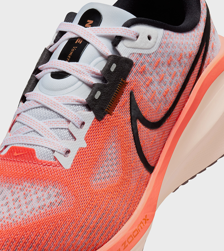 VOMERO 17 Runner Sneakers