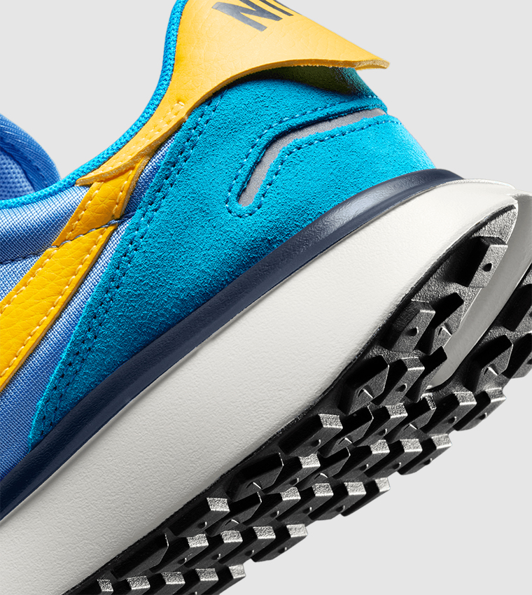 PHOENIX WAFFLE Low Top Sneakers