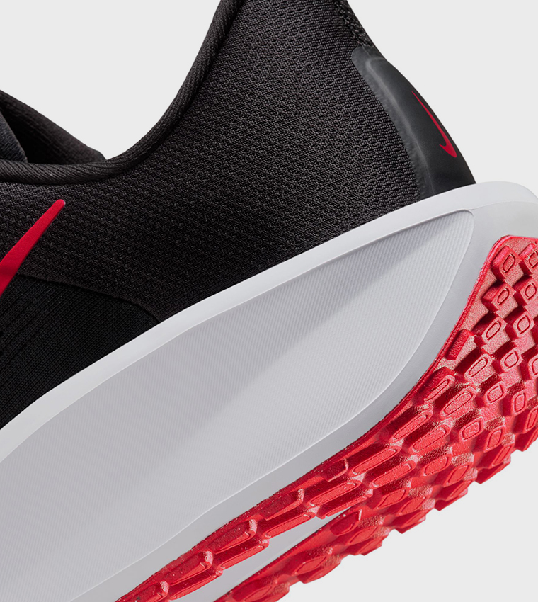 QUEST 6 Logo Print Running Shoes