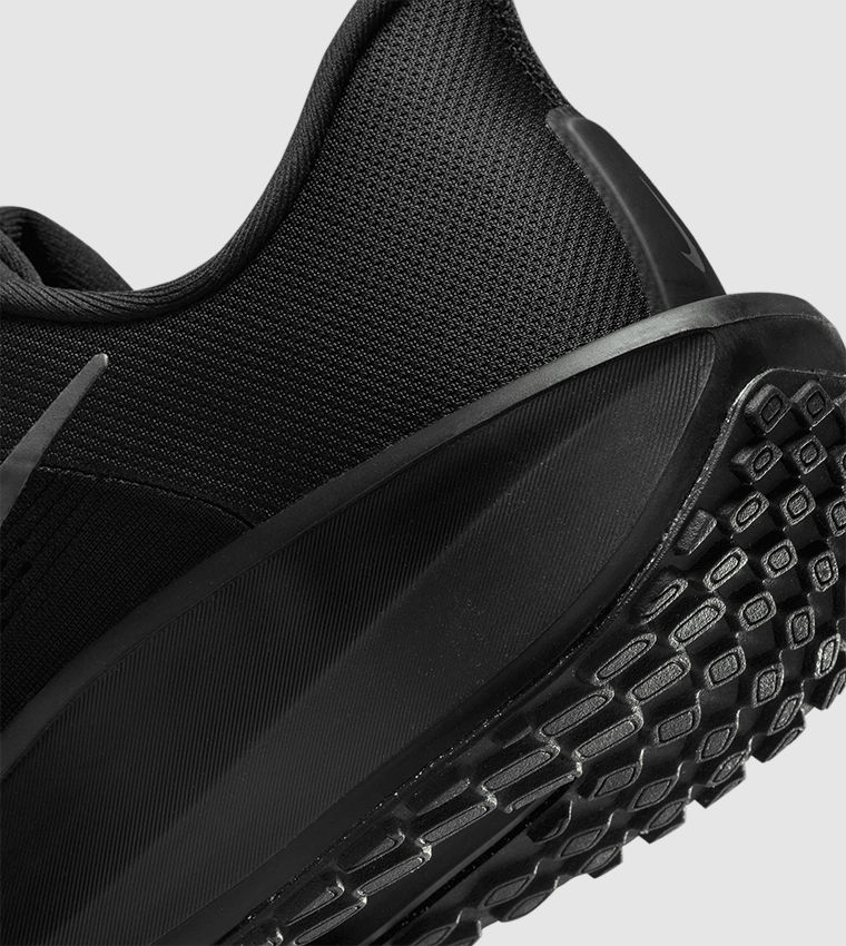 QUEST 6 Lace Up Running Shoes