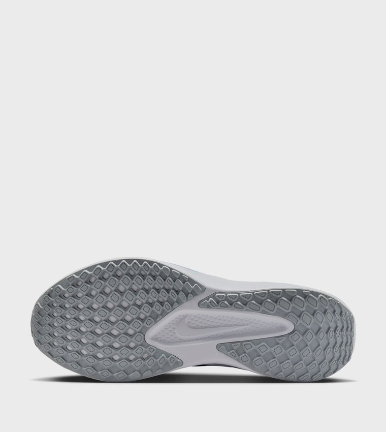 QUEST 6 Runner Sneakers