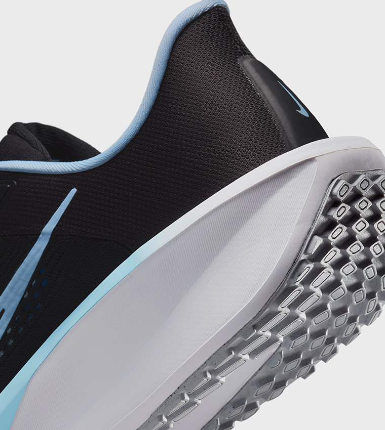 QUEST 6 Runner Sneakers