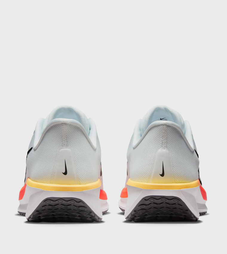 سنيكرز جري كويست 6 بطبعة شعار