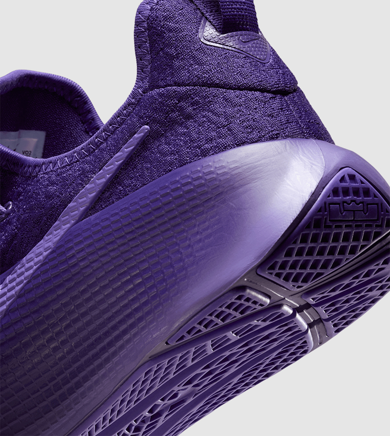 ROYALTY Slip-On Training Shoes