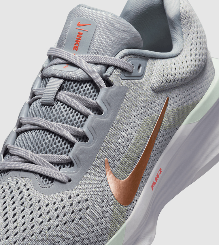 AIR WINFLO 11 Textured Running Shoes