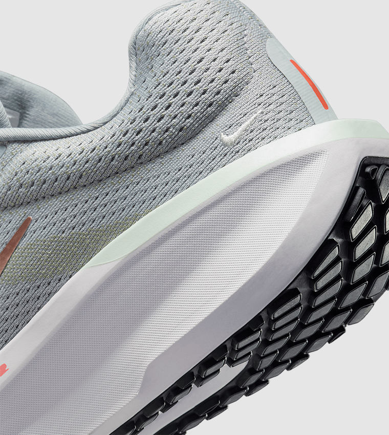 AIR WINFLO 11 Textured Running Shoes