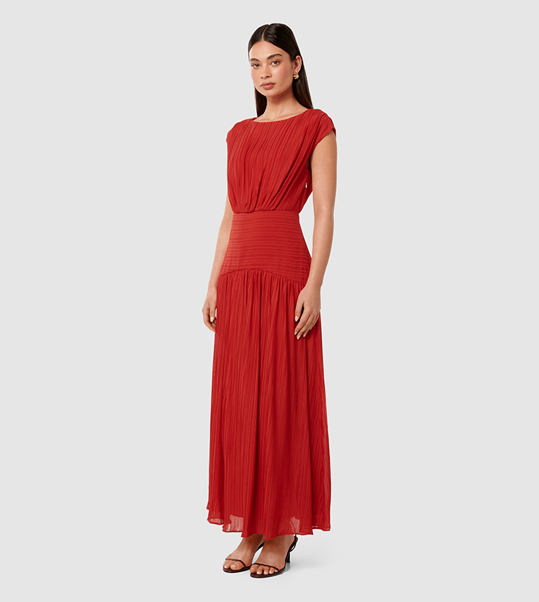 Lila Fitted Midi Dress in Red