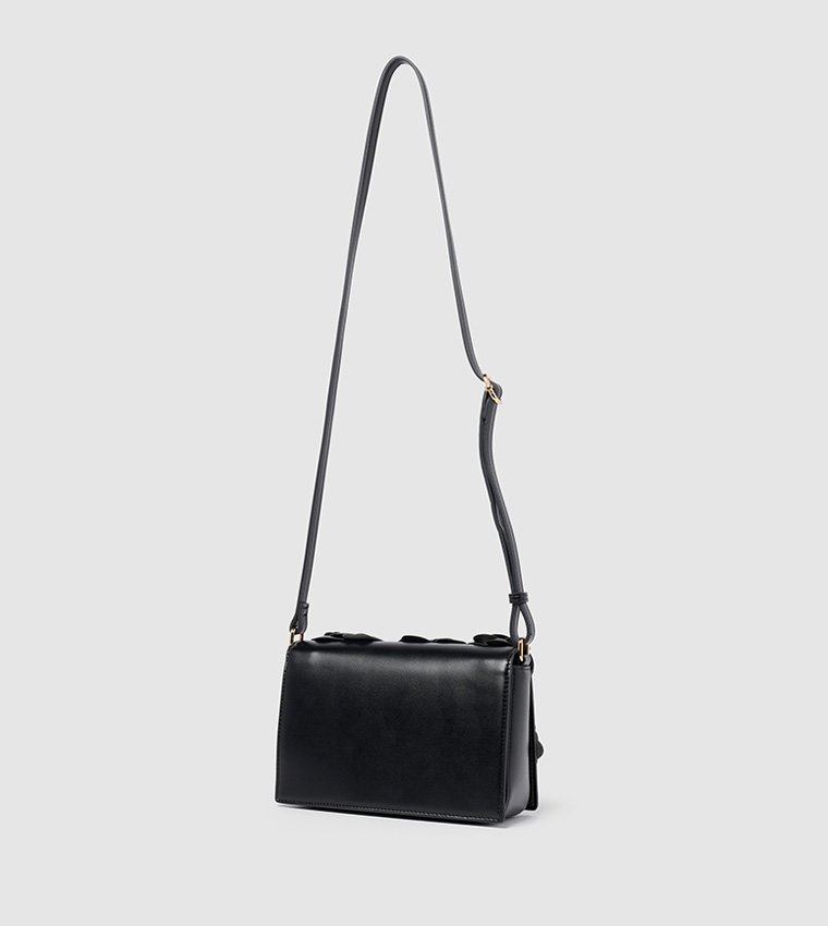 شنطة بيل كلاتش مزينة بزهور