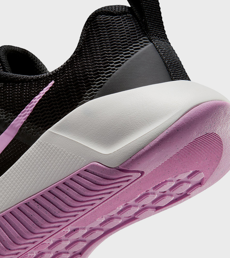 MC 3 Lace-Up Training Shoes