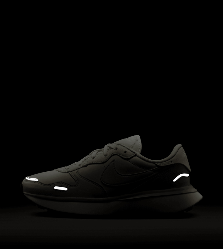 PHOENIX WAFFLE Leather Low Top Sneakers