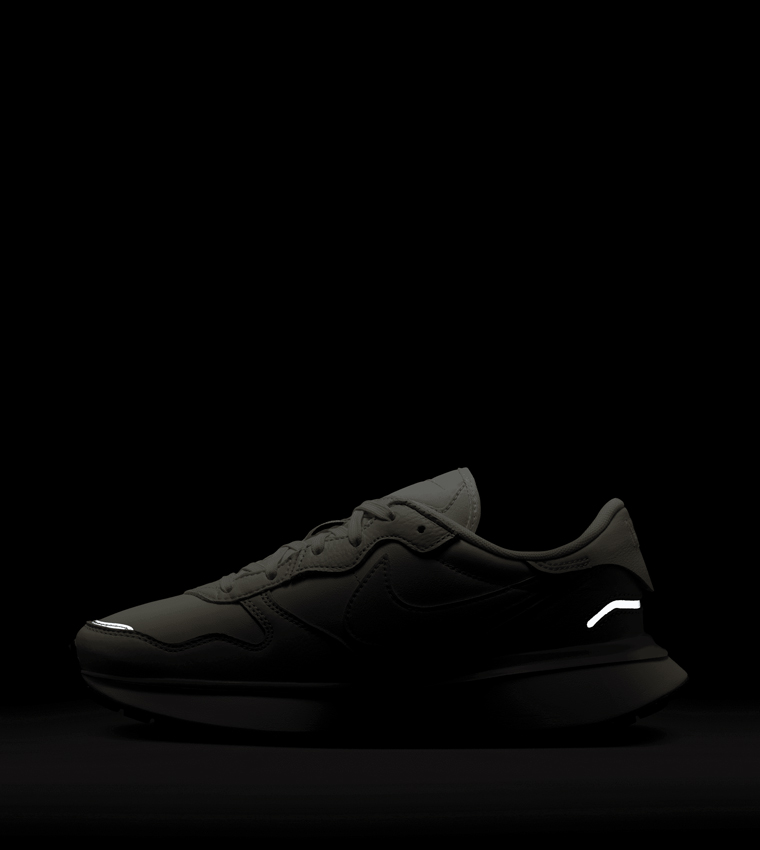 PHOENIX WAFFLE Leather Low Top Sneakers