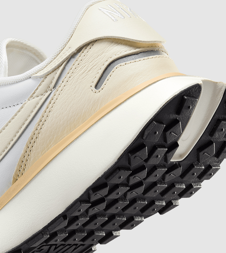 PHOENIX WAFFLE Leather Low Top Sneakers