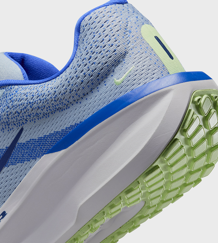 AIR WINFLO 11 WIDE Runner Sneakers