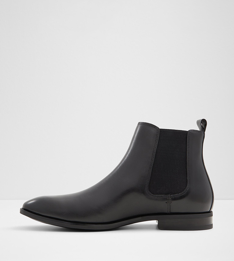 FRIELIA Leather Chelsea Boots
