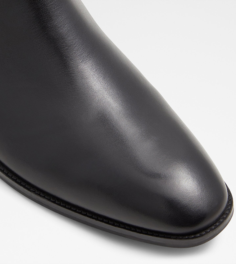 FRIELIA Leather Chelsea Boots