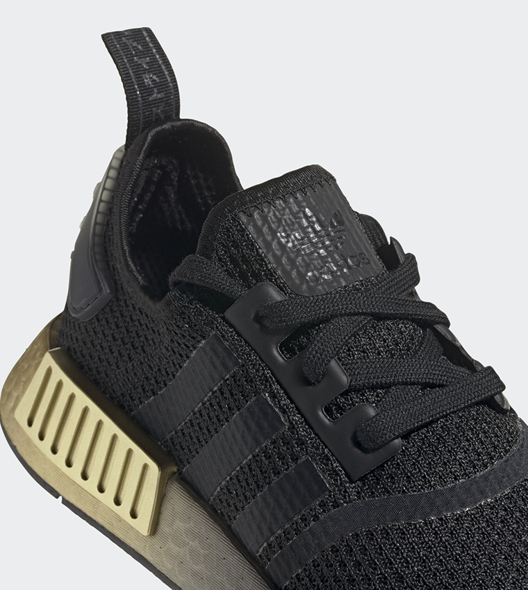 Nmd r1 clearance core black/carbon/ftwr white