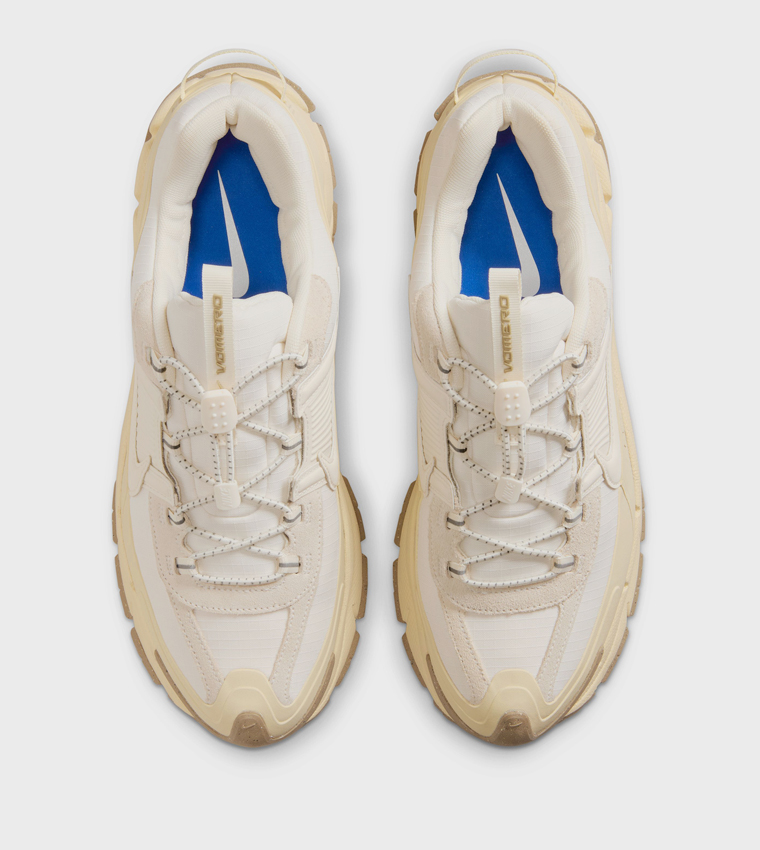 ZOOM VOMERO ROAM Sneakers