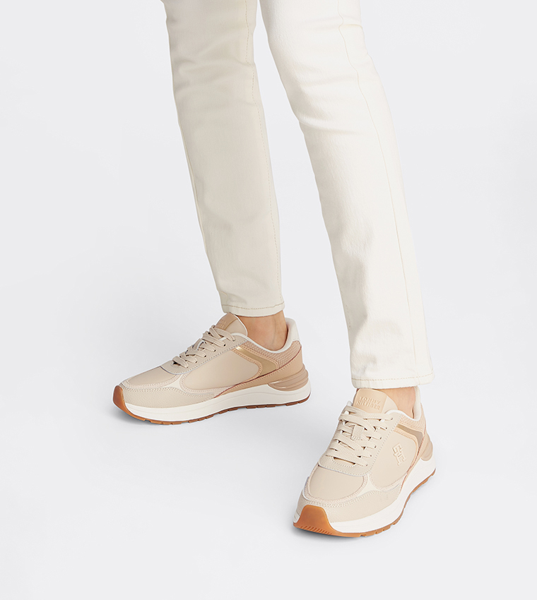 Color Block Lace-Up Runner Sneakers