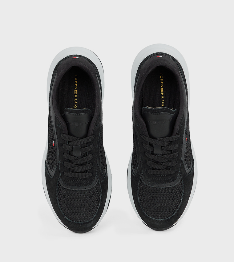 Round Toe Sporty Runner Sneakers