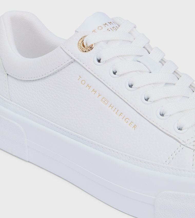 سنيكرز بلاتفورم بمقدمة مستديرة برباط