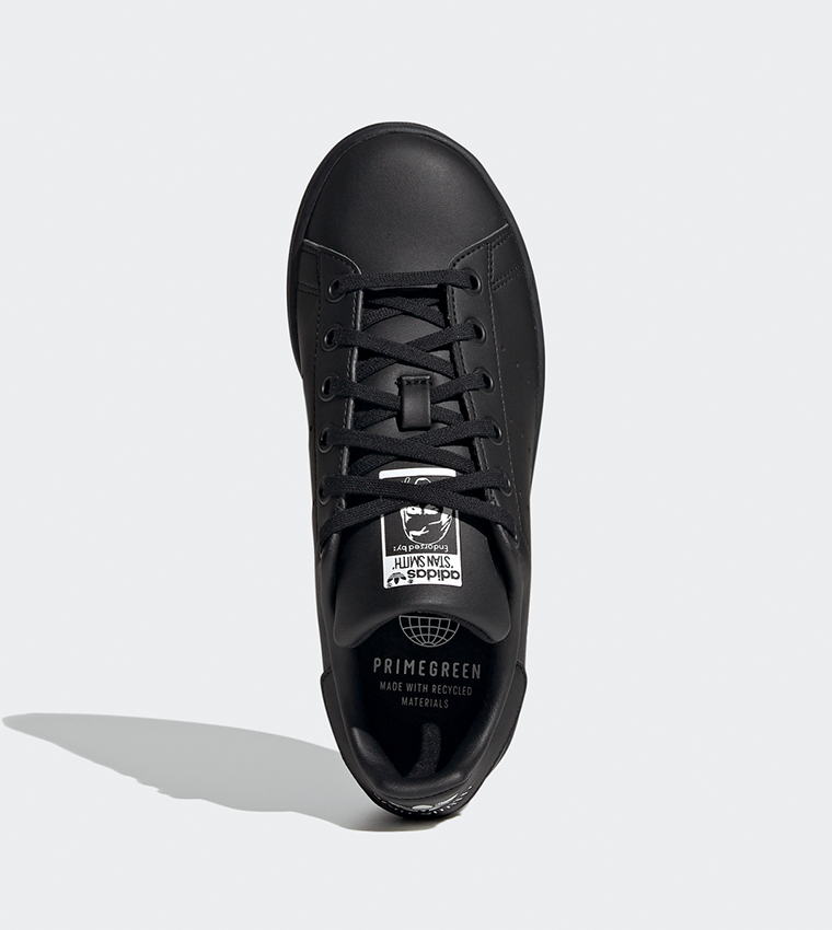 Stan smith 2024 shoes all black