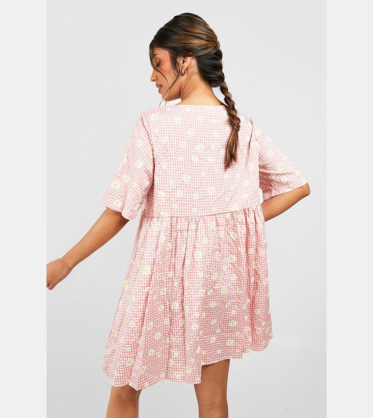 Buy Boohoo Gingham Daisy V Neck Smock Dress In Pink 6thStreet UAE
