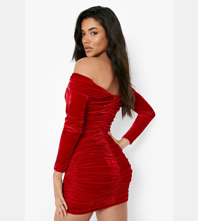 Buy Boohoo Velvet Bardot Cup Detail Mini Party Dress In Red | 6thstreet  Bahrain