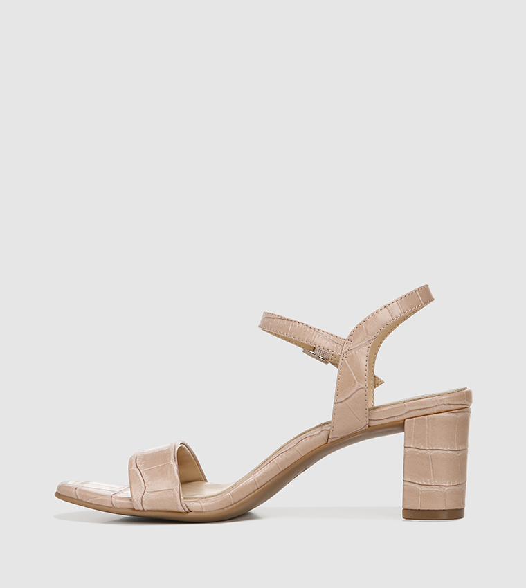 naturalizer sandals block heel