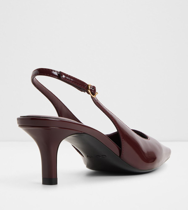 حذاء بكعب وحزام خلفي ومقدمة مدببة