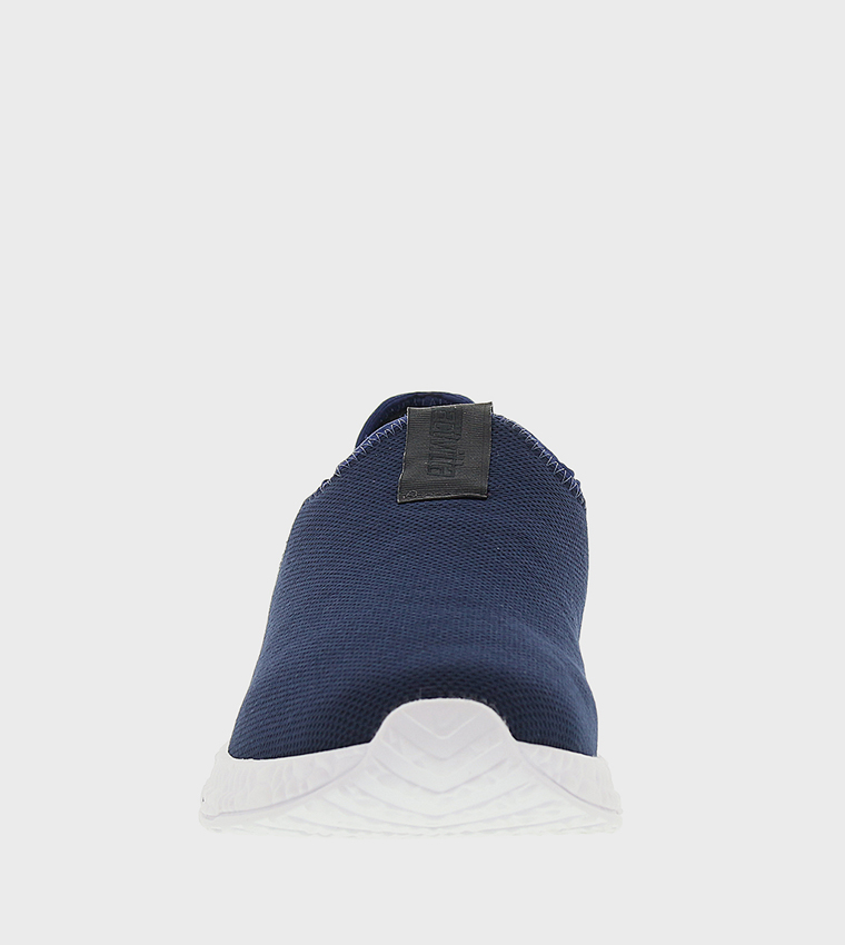 ANGUS Slip-On Sport Shoes
