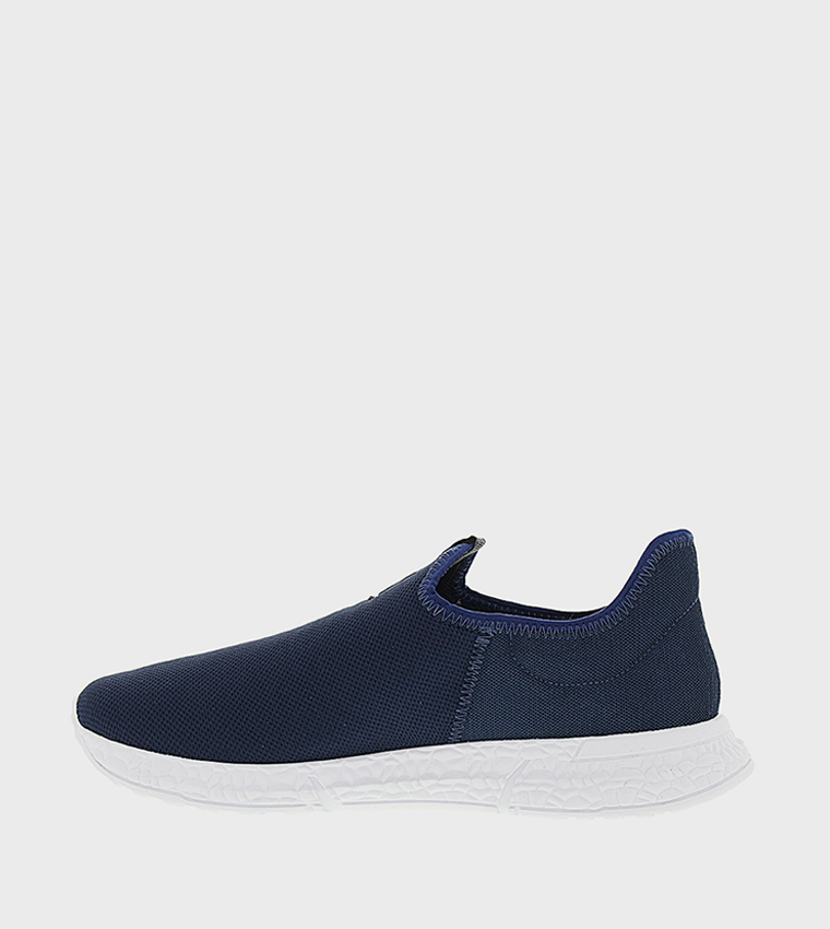 ANGUS Slip-On Sport Shoes